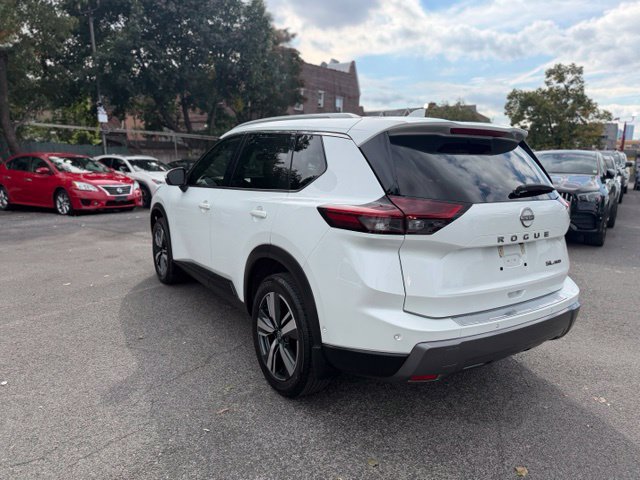 Used 2024 Nissan Rogue SL w/ SL Premium Package AWD/4WD image 7