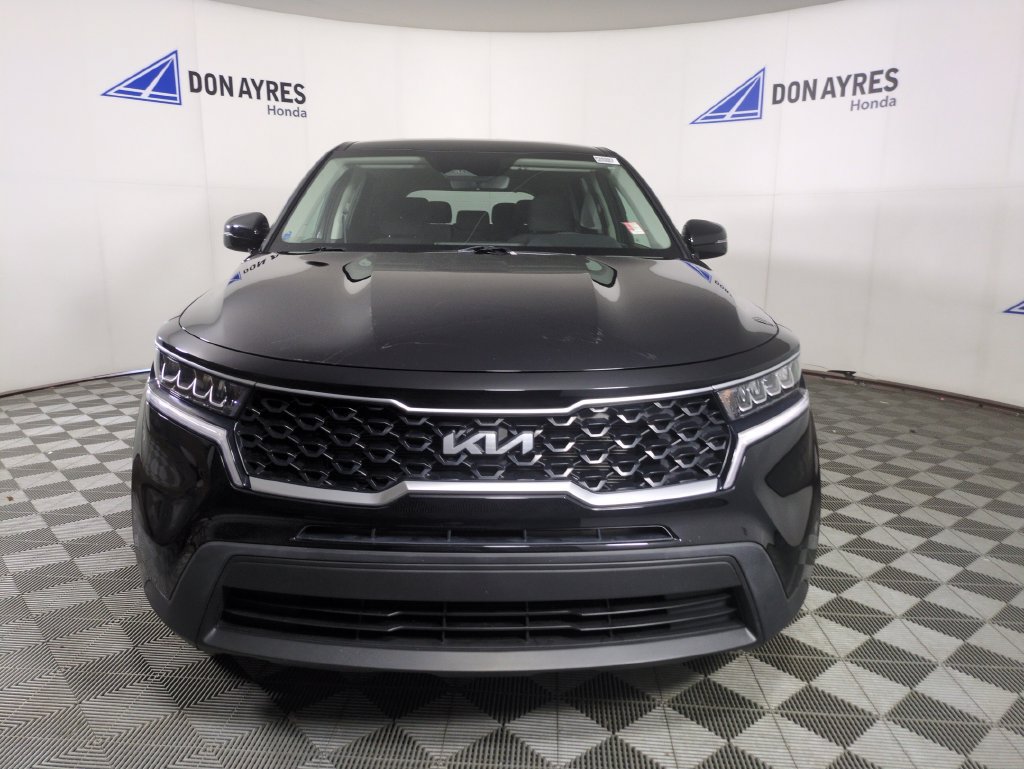 Used 2023 Kia Sorento LX FWD image 11