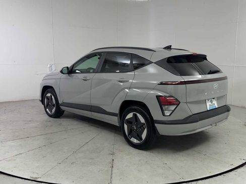 Used 2024 Hyundai Kona SEL FWD image 4