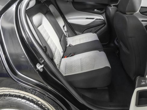 Used 2022 Chevrolet Equinox LS image 39