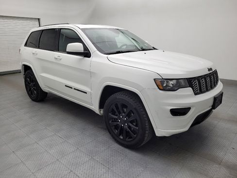 Used 2019 Jeep Grand Cherokee Altitude AWD/4WD image 11