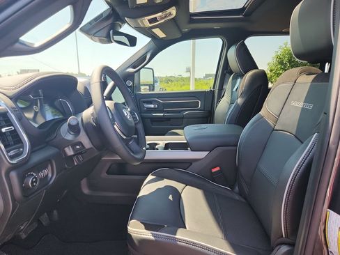 New 2026 RAM 3500 Laramie AWD/4WD image 10