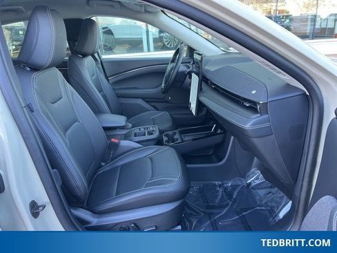 Certified 2025 Ford Mustang Mach-E Premium image 21