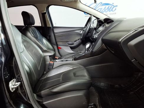 Used 2018 Ford Focus Titanium image 12