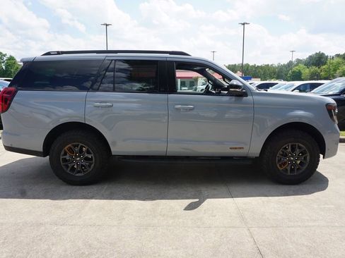 Used 2025 Ford Expedition Tremor AWD/4WD image 24
