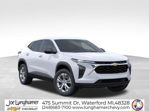 New 2026 Chevrolet Trax LS image 7