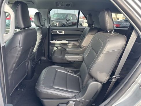 Used 2023 Ford Explorer XLT w/ Equipment Group 202A image 10