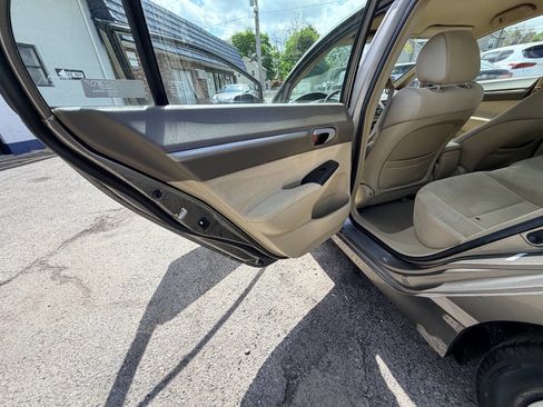 Used 2007 Honda Civic Hybrid Sedan image 38