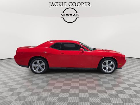 Used 2014 Dodge Challenger SXT w/ Super Sport Group (SS/T) image 4