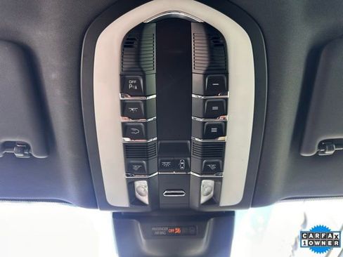 Used 2023 Porsche Macan S w/ Premium Package image 18