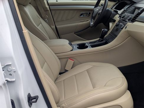 Used 2018 Ford Taurus SEL image 25