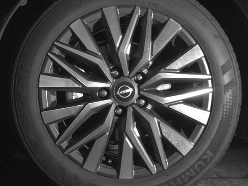 Used 2025 Nissan Altima 2.5 SV image 12