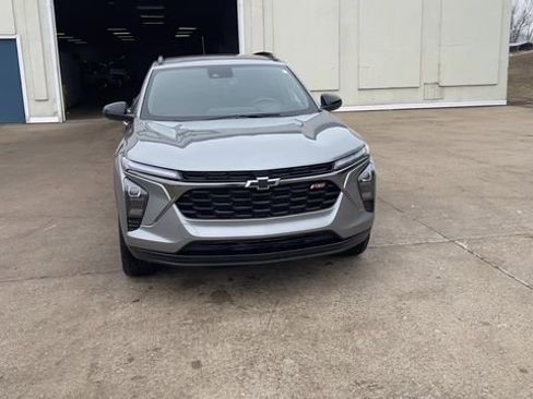 Used 2025 Chevrolet Trax RS w/ Driver Confidence Package image 3