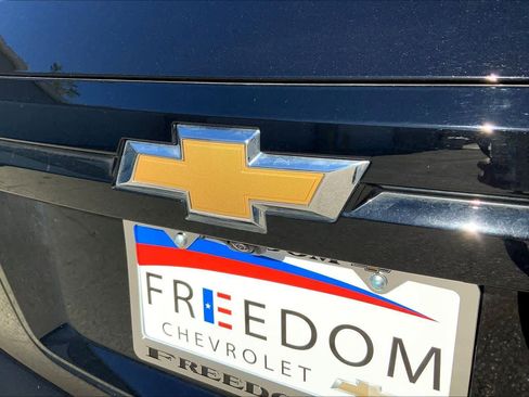 Used 2025 Chevrolet Traverse LT FWD image 10