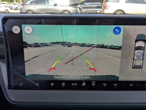 New 2025 Ford Maverick Lobo image 18