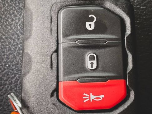 Used 2020 Jeep Wrangler Sport AWD/4WD image 7