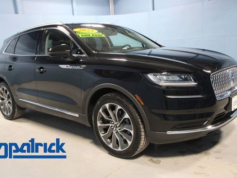 Used 2023 Lincoln Nautilus Reserve image 1