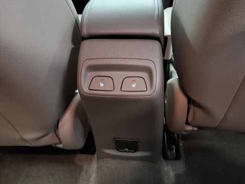 Used 2018 Chevrolet Cruze Premier image 14