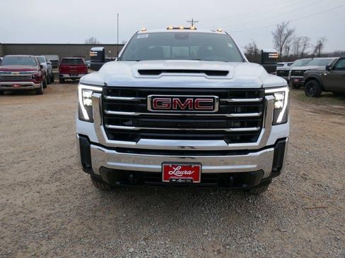 New 2026 GMC Sierra 3500 SLT w/ SLT Premium Package AWD/4WD image 8