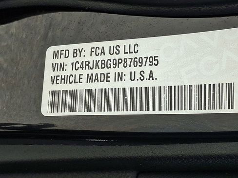 Used 2023 Jeep Grand Cherokee L Limited AWD/4WD image 27