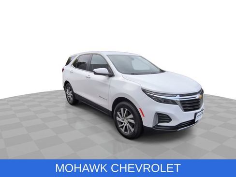Used 2024 Chevrolet Equinox LT AWD/4WD image 2