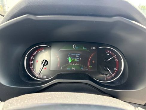 Used 2025 Toyota RAV4 XLE AWD/4WD image 13