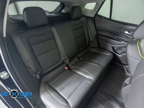 Used 2024 Chevrolet Trax ACTIV w/ Sunroof Package FWD image 36