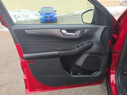 Used 2022 Ford Escape Titanium w/ Class II Trailer Tow Package image 11