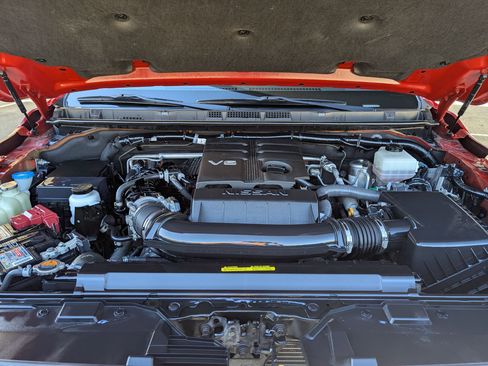 Used 2022 Nissan Frontier SV w/ Technology Package image 31