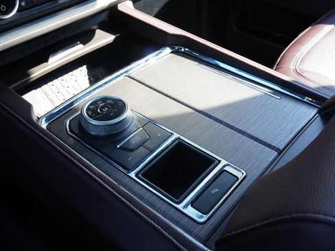 Used 2024 Ford Expedition Limited image 57