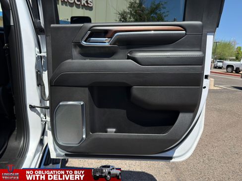 Used 2024 GMC Sierra 3500 Denali w/ Denali Reserve Package AWD/4WD image 25