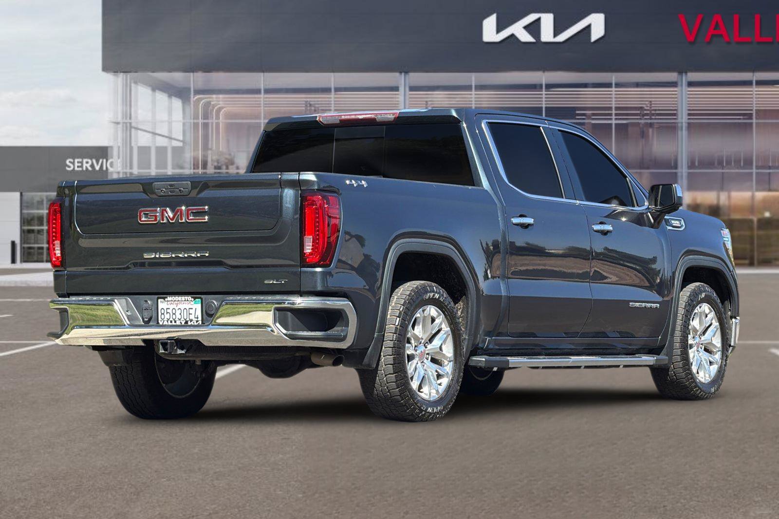 Used 2020 GMC Sierra 1500 SLT w/ SLT Premium Package AWD/4WD image 4