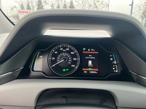 Used 2020 Hyundai Ioniq SE image 24