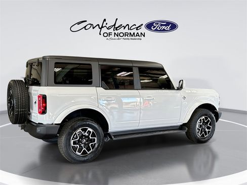 New 2025 Ford Bronco Outer Banks image 9