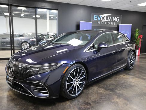 Used 2022 Mercedes-Benz EQS 580 4MATIC Sedan image 4