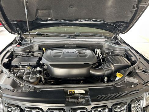 Used 2019 Jeep Grand Cherokee Altitude AWD/4WD image 13