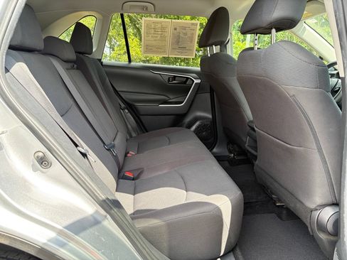 Used 2021 Toyota RAV4 LE FWD image 28