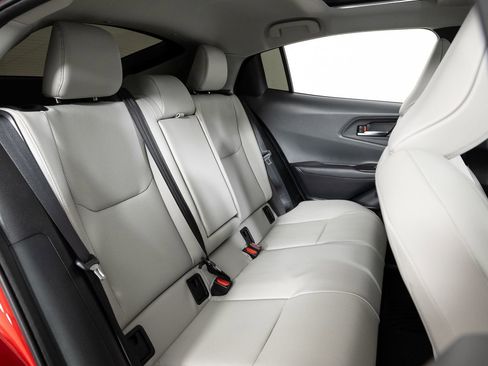 Used 2025 Toyota Prius XLE image 24