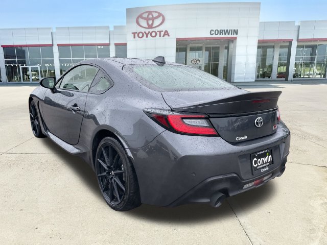 Used 2023 Toyota GR86 Premium RWD image 3