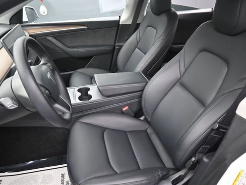 Used 2024 Tesla Model Y Long Range RWD image 27