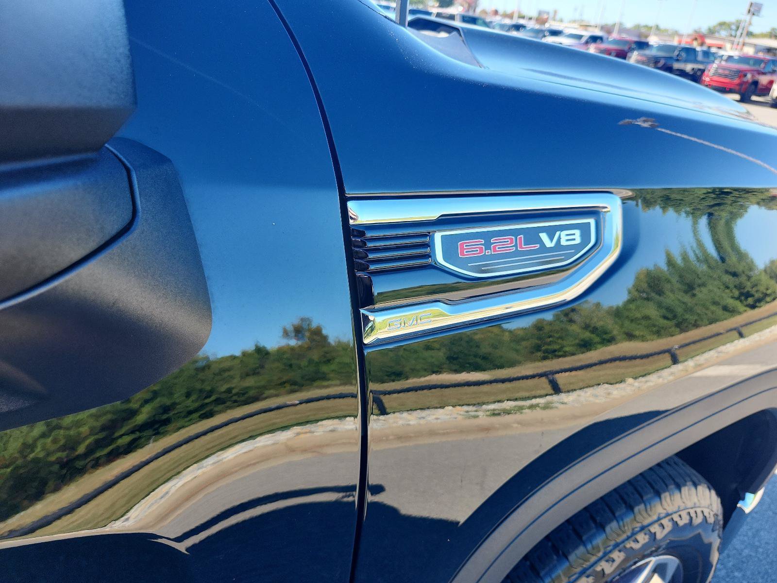 Used 2024 GMC Sierra 1500 SLT w/ SLT Premium Plus Package AWD/4WD image 8