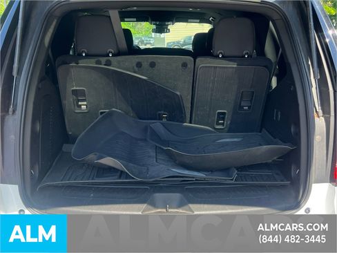 Used 2024 GMC Yukon SLE w/ LPO, Floor Liner Package AWD/4WD image 22