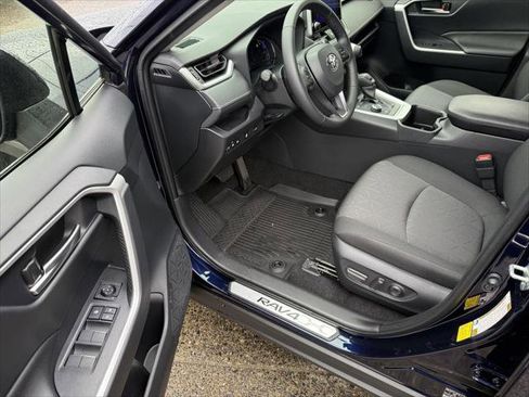 Certified 2025 Toyota RAV4 XLE w/ Convenience Package image 13