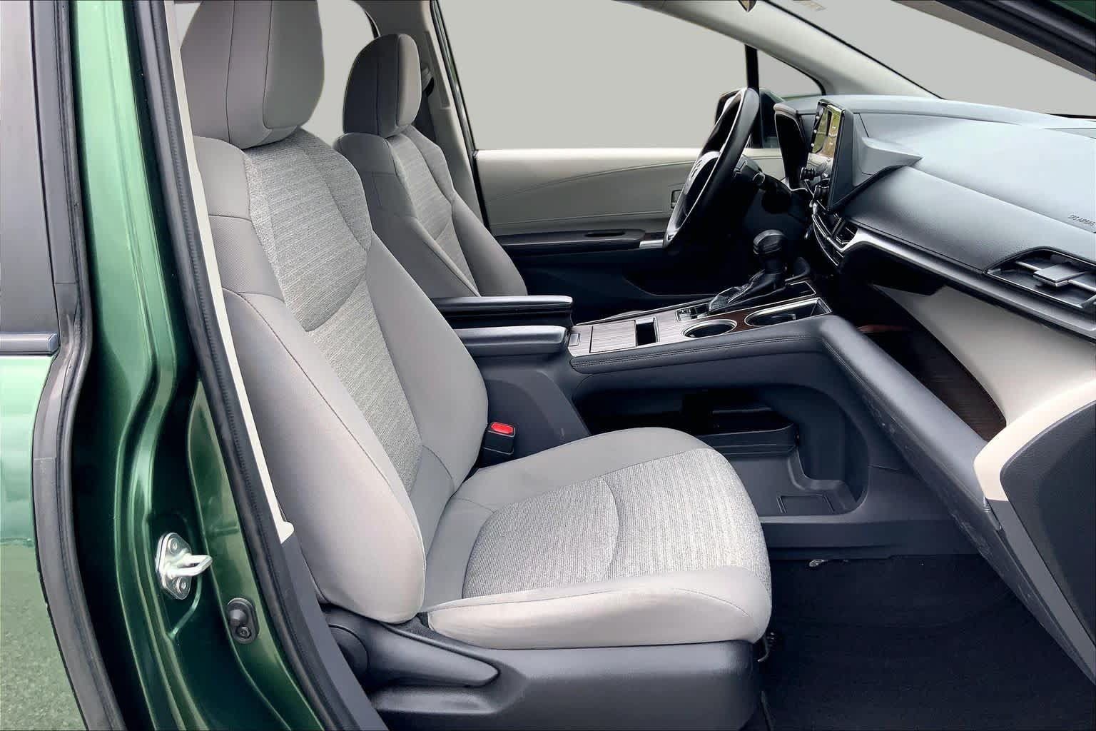 Used 2022 Toyota Sienna LE FWD image 8