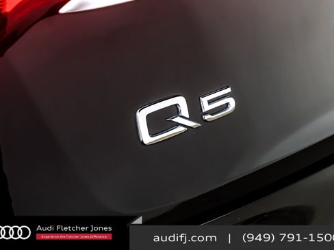 Used 2024 Audi Q5 e Prestige w/ Prestige Package image 9