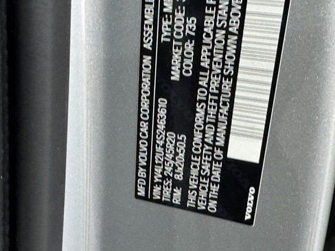 Used 2025 Volvo XC40 B5 Ultra image 34