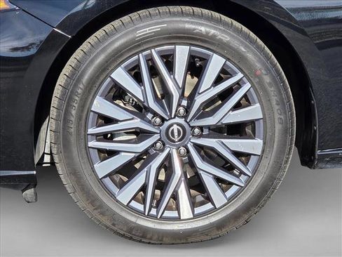 Used 2024 Nissan Altima 2.5 SV image 23