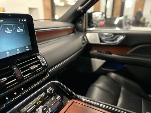 Used 2021 Lincoln Navigator Reserve w/ Luxury Package image 29