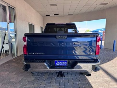 Used 2021 Chevrolet Silverado 2500 LTZ w/ LTZ Convenience Package AWD/4WD image 4