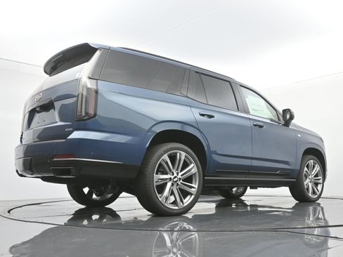 New 2025 Cadillac Escalade Sport Platinum w/ LPO, Floor Liner Package image 19